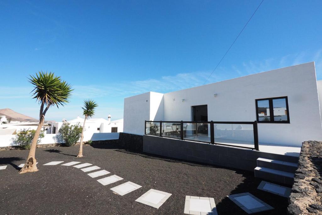 Private Apartment With Mountain And Sea Views, La Asomada, Lanzarote Tias Exterior photo