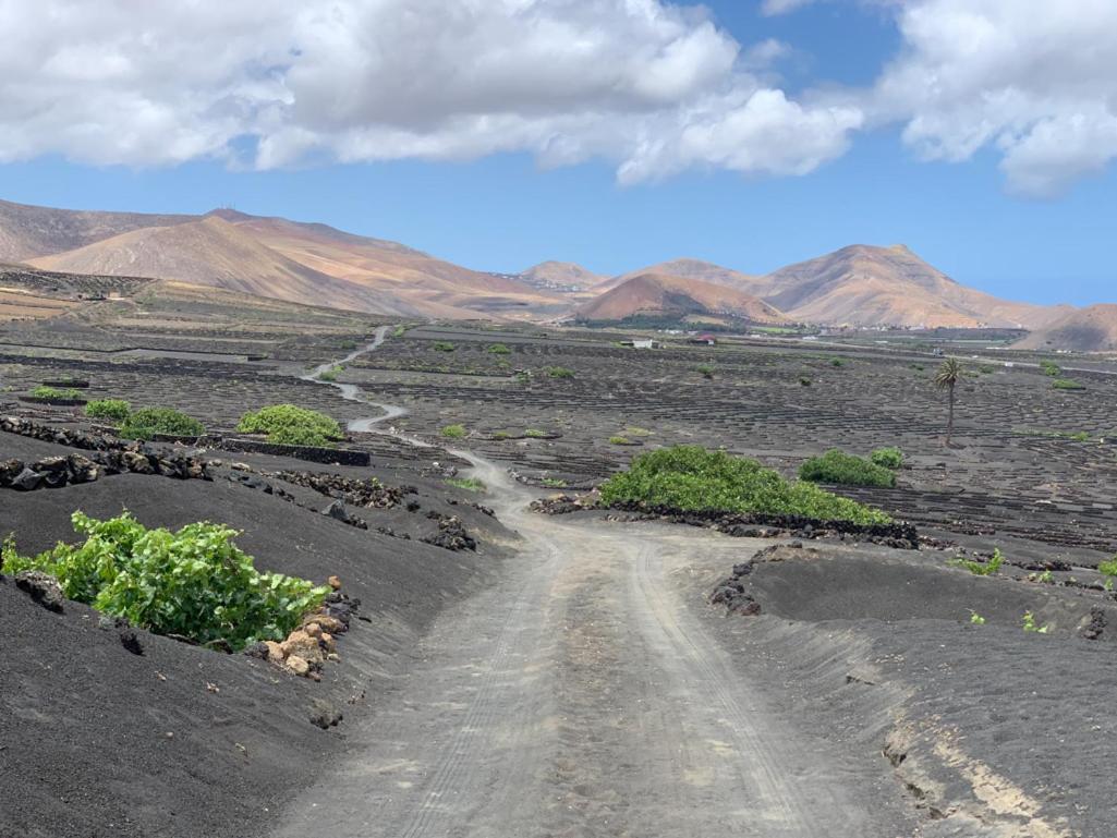 Private Apartment With Mountain And Sea Views, La Asomada, Lanzarote Tias Exterior photo