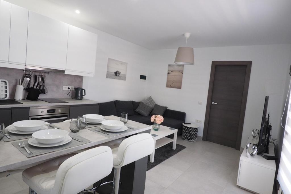 Private Apartment With Mountain And Sea Views, La Asomada, Lanzarote Tias Exterior photo